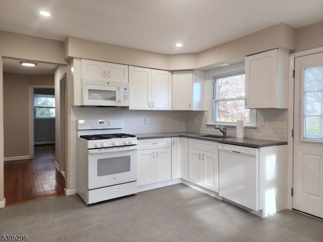 Building Photo - 84 Reservoir Ave