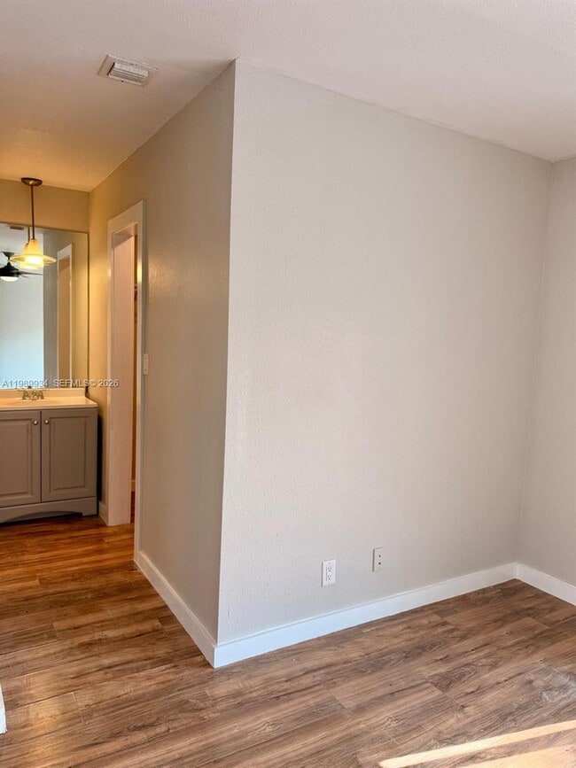 Building Photo - 833 NW 81st Terrace