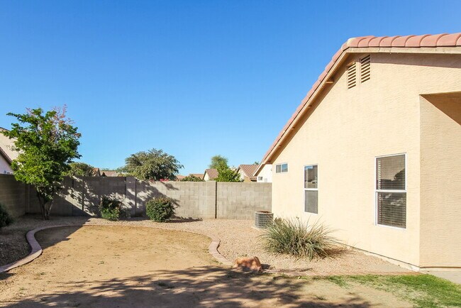 Building Photo - 2317 E Flintlock Pl