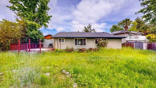 Building Photo - 3225 Meadow Glen Dr