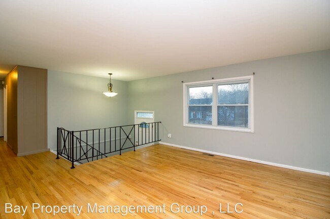 Building Photo - 3 br, 1.5 bath House - 609 Lacewood Drive