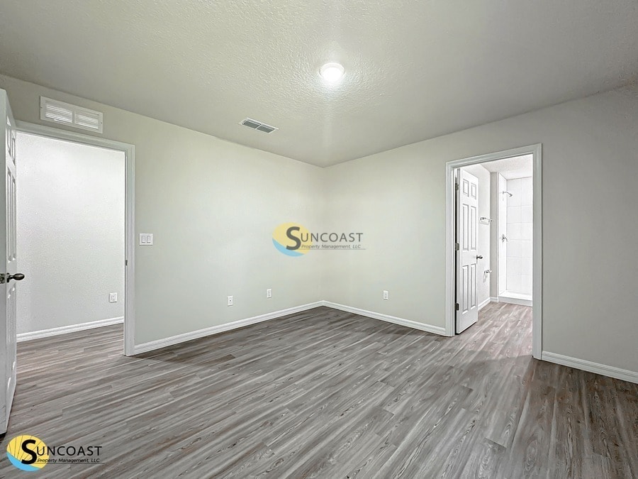 Building Photo - 26 Wellwood Ln