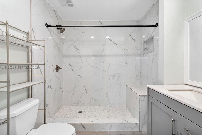 Building Photo - 48 Matador Ln