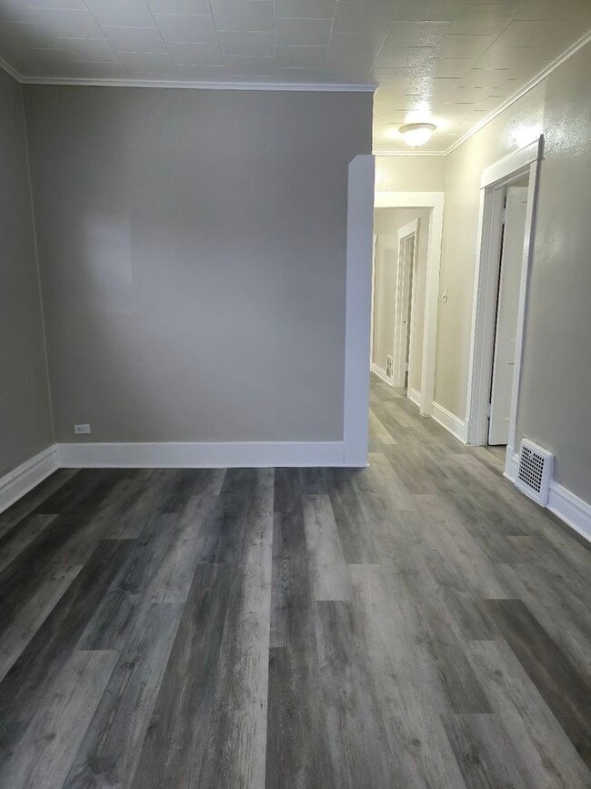 Building Photo - 3240 W 64th Pl