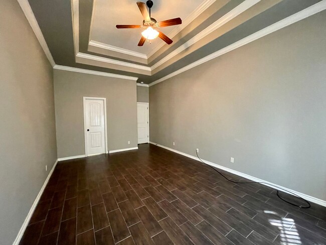 Building Photo - 5690 Nicole Ln