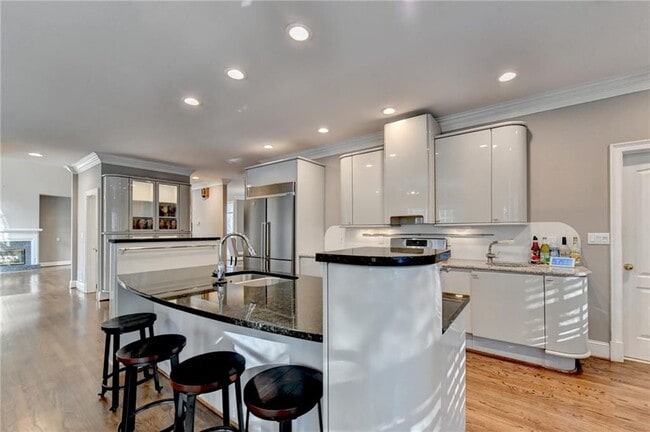 Building Photo - 3871 River Mansion Dr NW
