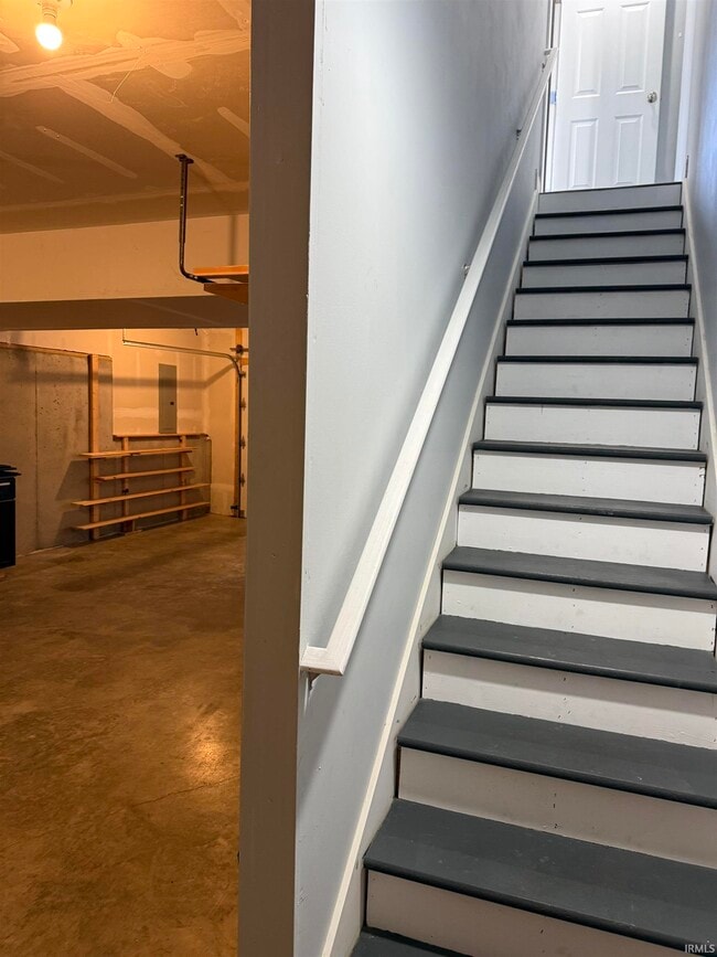 Building Photo - 2320 S Samuel Ln