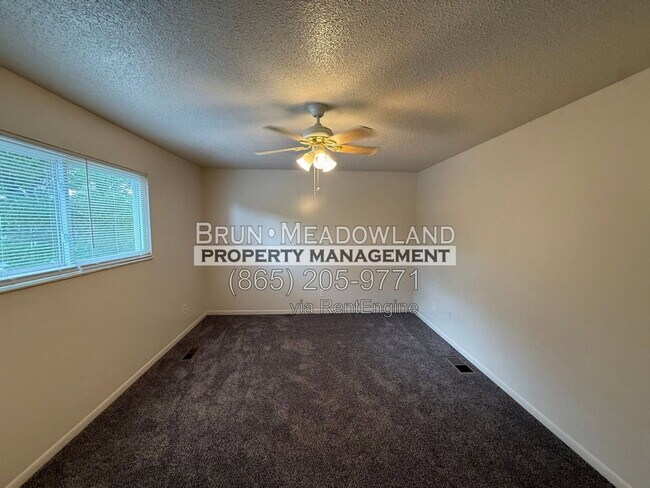 Building Photo - 1805 Meadowland Ln