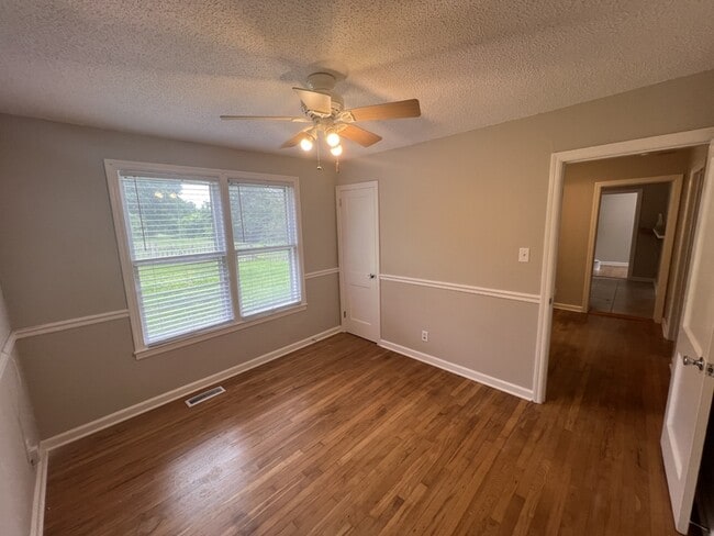 Building Photo - 111 Glenhaven Rd