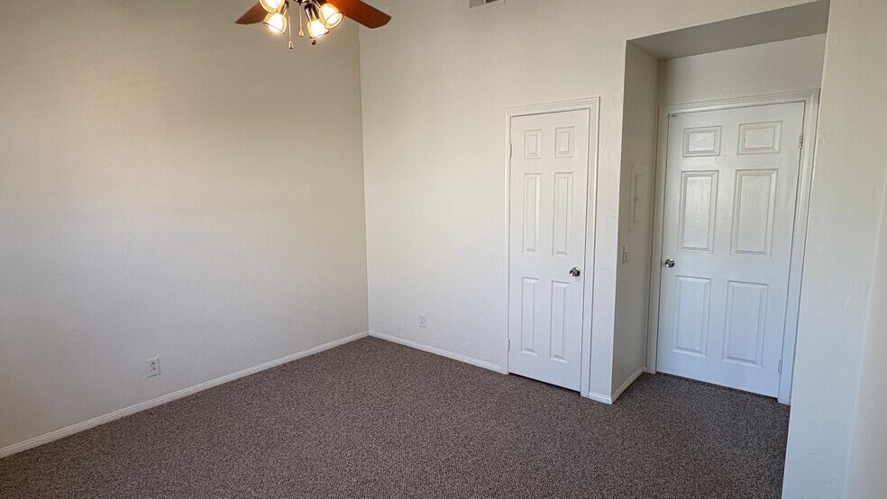 Building Photo - 3865 Albatross St