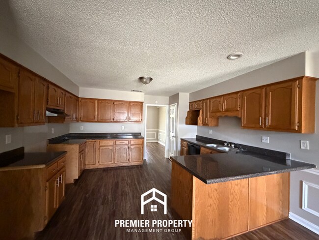 Building Photo - 6351 Oak Walk Ln