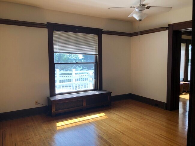 Building Photo - 901 Spaight St