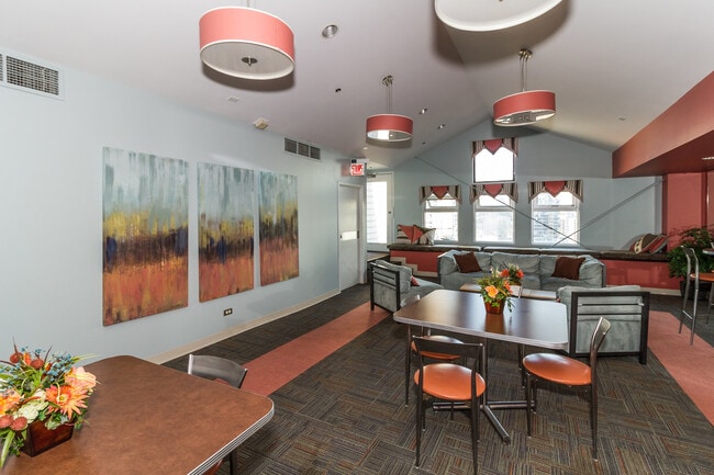 Building Photo - 40 E 9th St