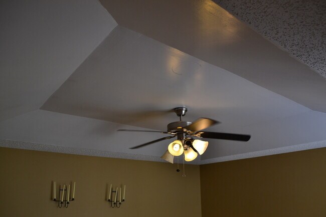 Building Photo - 2136 S Flannery Rd