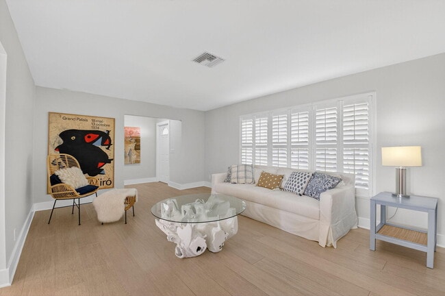 Building Photo - 4690 Palo Verde Dr