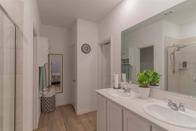 Building Photo - 2106 Fimbry dr