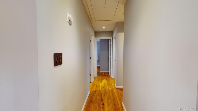 Building Photo - 511 Freeman Ave