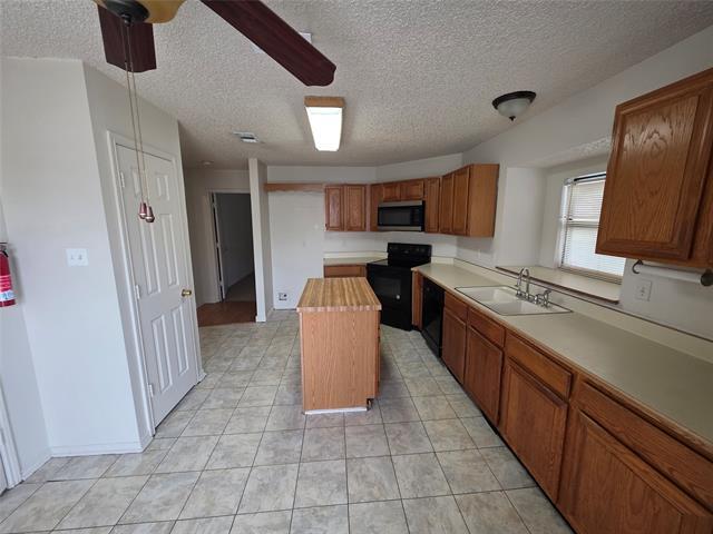 Building Photo - 4755 Hollow Tree Dr