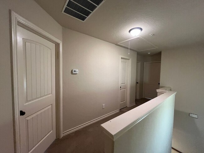 Building Photo - 7109 Micayla Cv