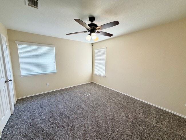 Building Photo - 6404 Mundo Dr