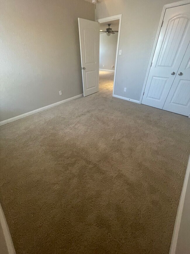 Building Photo - 22427 Carriage Bush