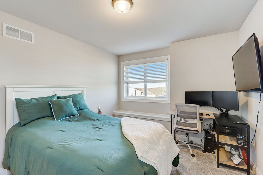 Building Photo - 6549 Pleasant Prairie Dr