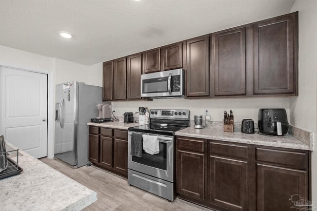 Building Photo - 6256 Churchill Cir