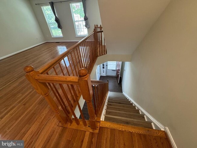 Building Photo - 6007 Rose Bay Dr