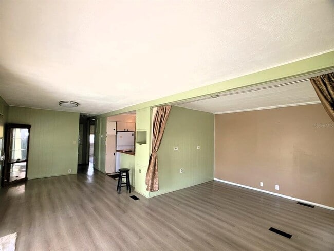 Building Photo - 407 51st Ave Terrace W