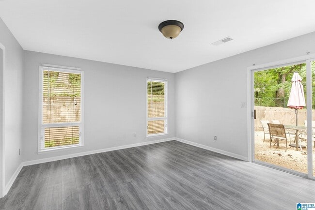Building Photo - 3222 Tyrol Ln