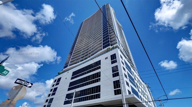 Building Photo - 1600 NE 1st Ave