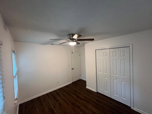 Building Photo - 4008 Rock Mill Dr
