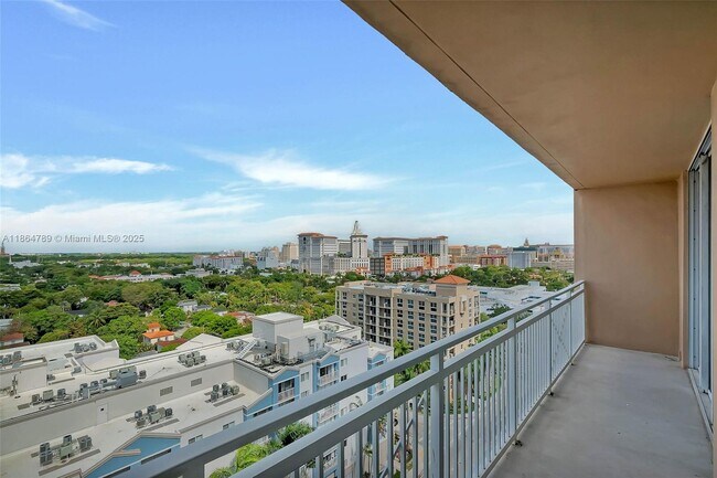Building Photo - 2665 SW 37th Ave