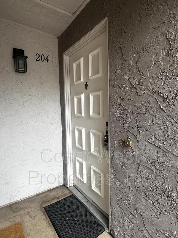 Building Photo - 9249 Village Glen Dr