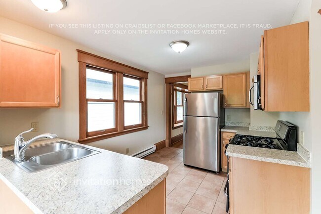 Building Photo - 1375 Lafond Ave