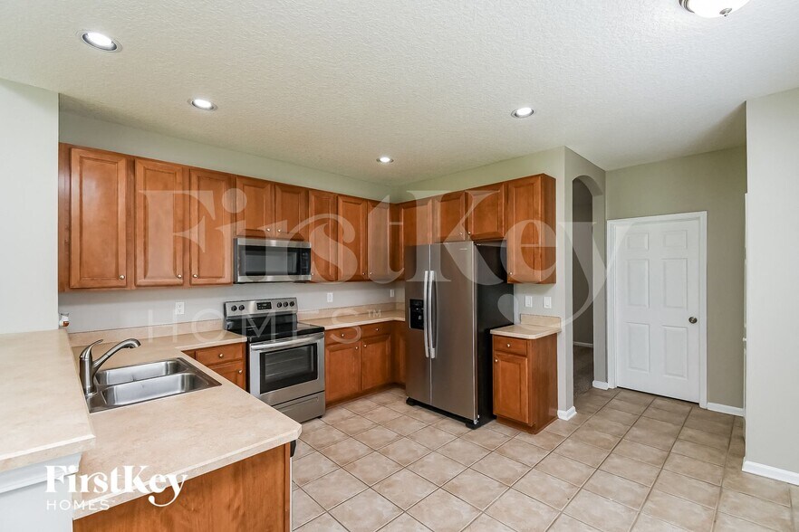 Building Photo - 3180 Wandering Oaks Dr