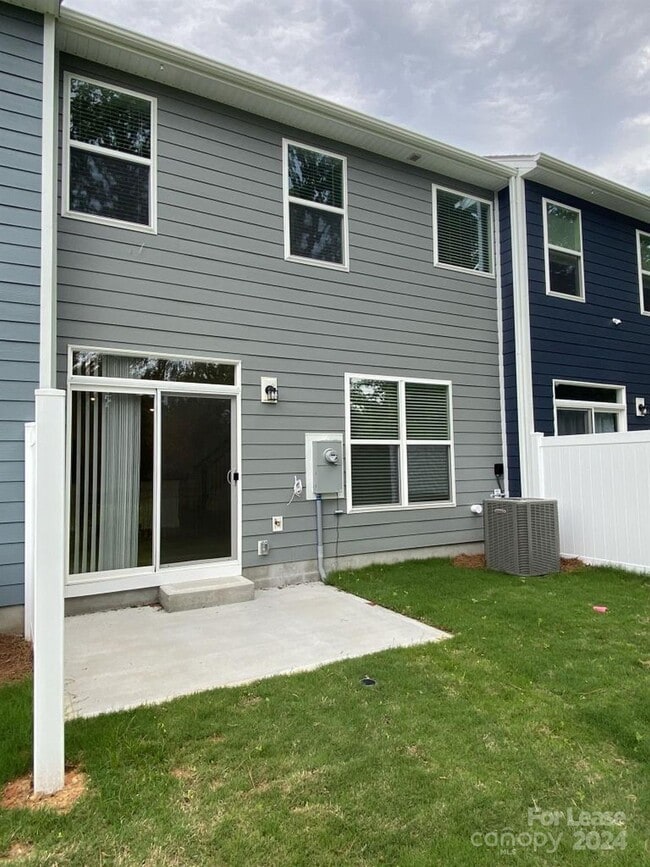 Building Photo - 1006 Moffat Ln