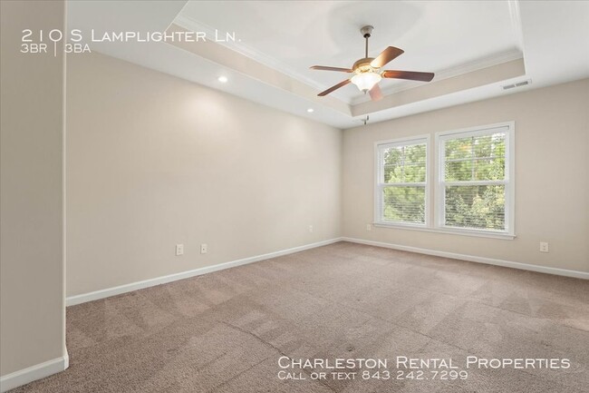 Building Photo - 210 S Lamplighter Ln