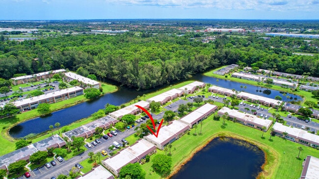 Building Photo - 219 Lake Meryl Dr