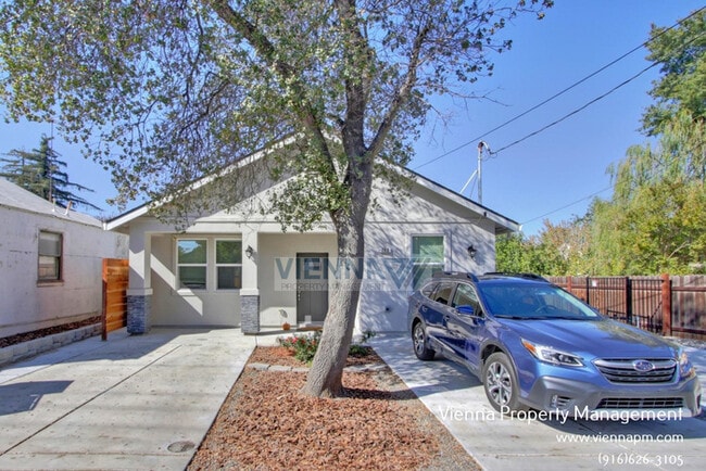 Building Photo - 208 Manzanita Ave