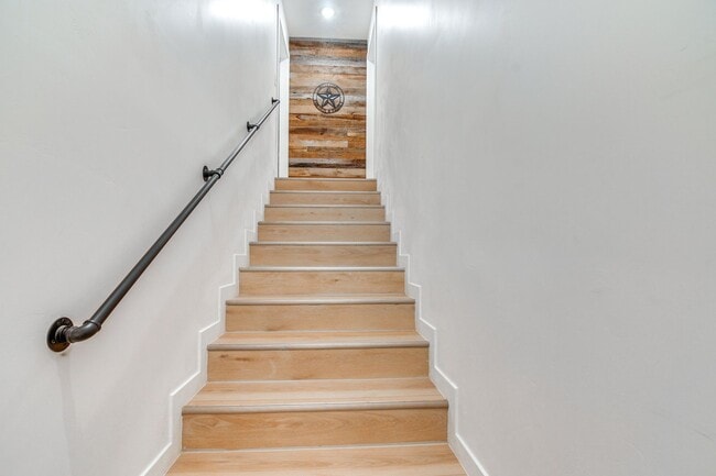 Building Photo - FC A4