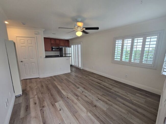 Building Photo - 1 BD / 1 BTH Home on Hornblend with Parking in Pacific Beach San Diego