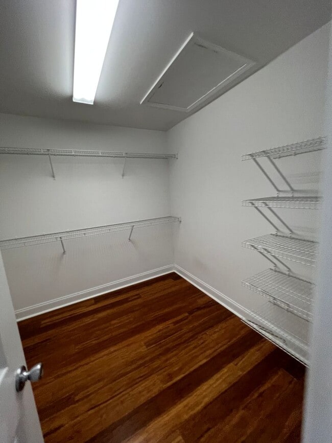 Building Photo - Upscale 3 to 4 BR home in The Willows at Leland. Two car garage, community pool!