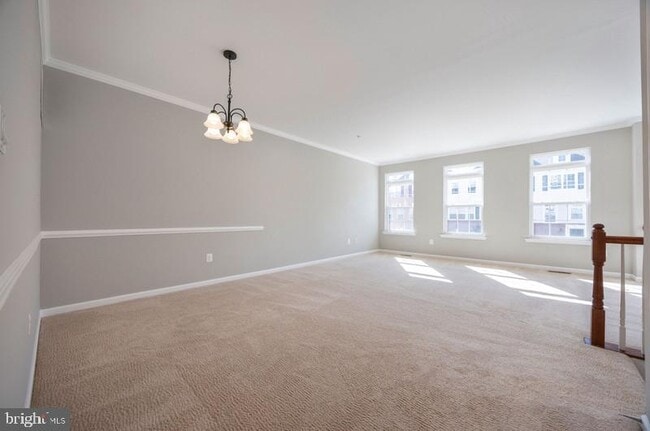 Building Photo - 844 Oriole Ave