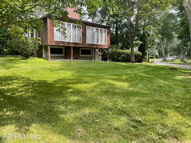 Building Photo - 3 br, 1.5 bath House - 45 Pine Hill Rd.