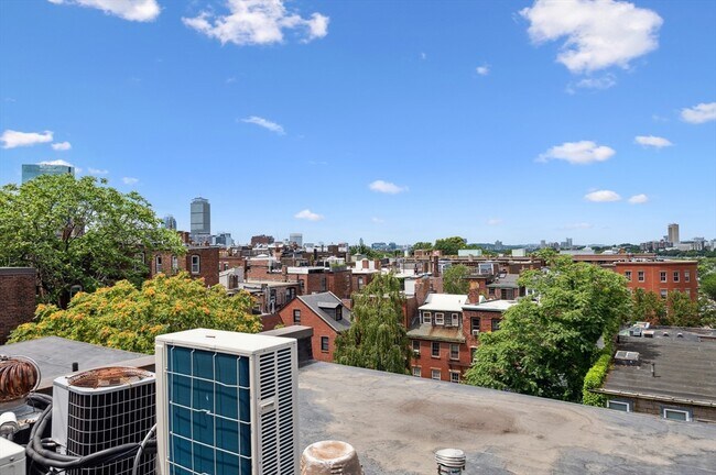 Building Photo - 5 Grove St