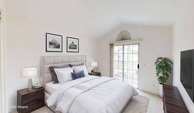 Building Photo - Beautiful 3 Bedroom Home in Eastside Costa Mesa