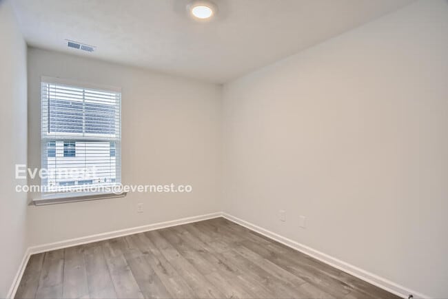 Building Photo - 307 Raines Ct