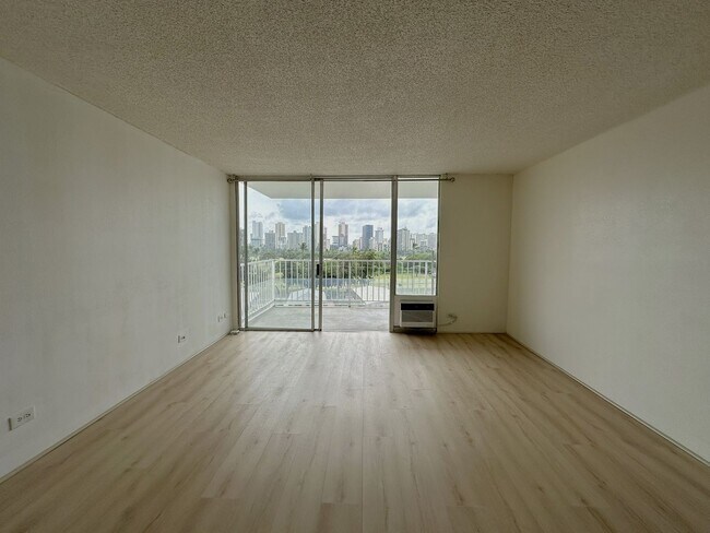 Building Photo - SV705