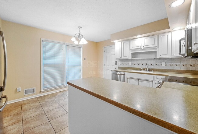 Building Photo - 3609 Locust Cir E